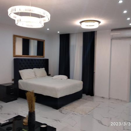 Despina'S Palace Apt Downtown イラクリオン エクステリア 写真
