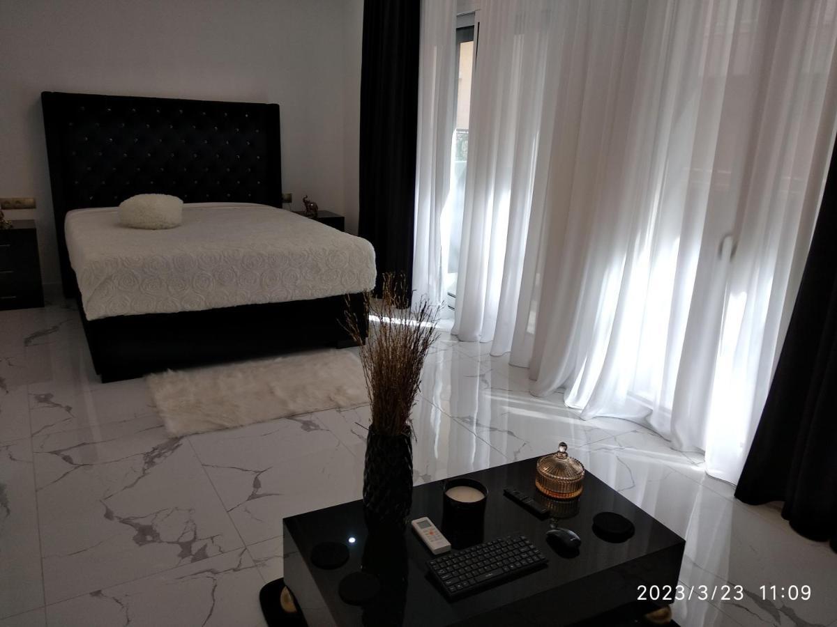 Despina'S Palace Apt Downtown イラクリオン エクステリア 写真